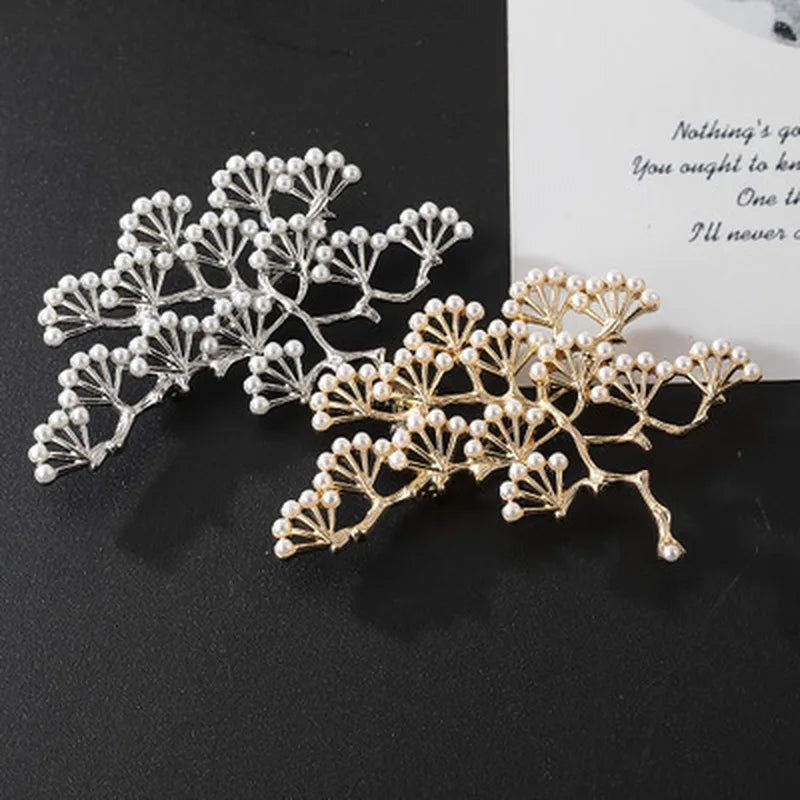 Women Fashion Pearl  Brooch Pin Jewelry Brooches Elegant Scarf Accessories Pin Brooch Creative Gifts Clothes Decoration Supply