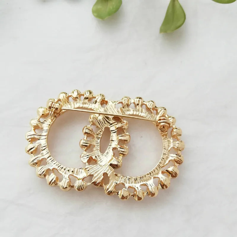 New Fashion Enamel Pin Gold Color Pearl Brooches for Women Scarf Buckle Lapel Pin and Brooch Jewelry Luxury Clothing Accessories