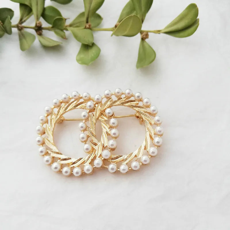 New Fashion Enamel Pin Gold Color Pearl Brooches for Women Scarf Buckle Lapel Pin and Brooch Jewelry Luxury Clothing Accessories
