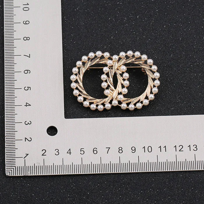 New Fashion Enamel Pin Gold Color Pearl Brooches for Women Scarf Buckle Lapel Pin and Brooch Jewelry Luxury Clothing Accessories