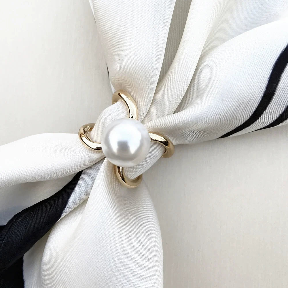 Fashion Crystal Metal Scarves Buckle Ring Women Pearl Flower Buckle For Silk Shawl Female Wedding Jewelry Party Gift
