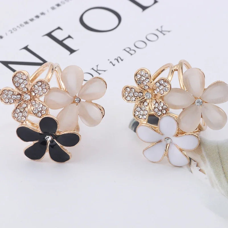 Romantic Rhinestone Flower Scarf Buckle Brooch Jewelry Enamel Crystal Flower Silk Scarf Clips for Women Versatile Accessories