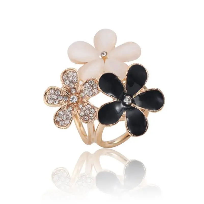 Romantic Rhinestone Flower Scarf Buckle Brooch Jewelry Enamel Crystal Flower Silk Scarf Clips for Women Versatile Accessories