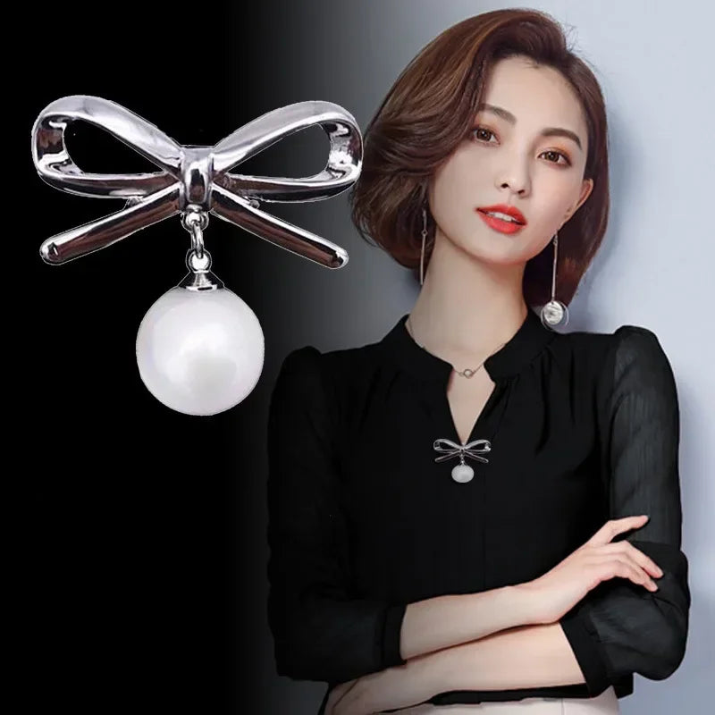 Women Elegant Fashion Simple Bow Brooches Bowknot Pin Pearl Pendant Safety Lapel Pins Wedding Jewelry Body Accessories Gift