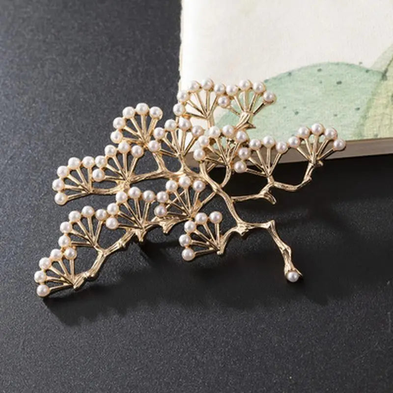 Women Fashion Pearl  Brooch Pin Jewelry Brooches Elegant Scarf Accessories Pin Brooch Creative Gifts Clothes Decoration Supply